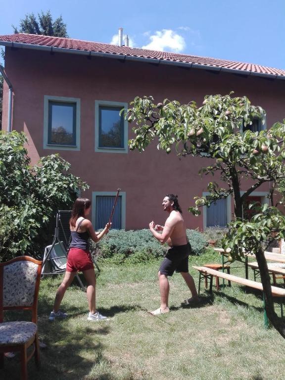 Budapest Garden Hostel Ngoại thất bức ảnh