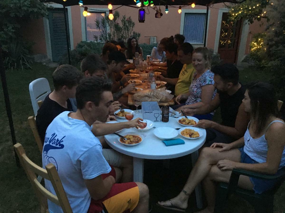 Budapest Garden Hostel Ngoại thất bức ảnh